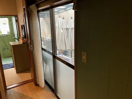 愛犬の姿を見ながらエコな断熱窓に大変身！