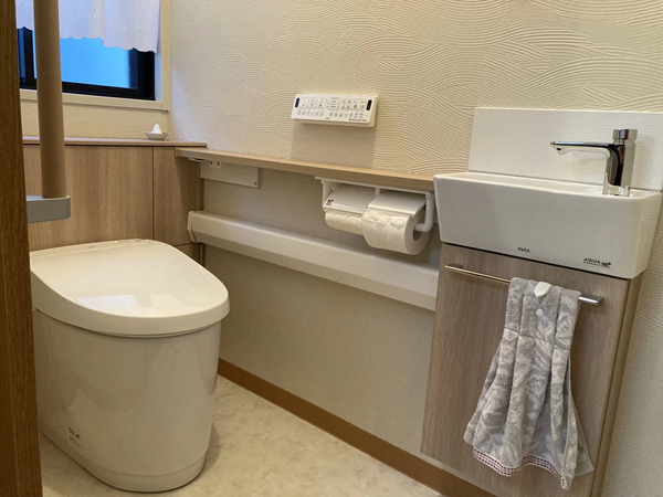 トイレを癒しの和モダン空間に。