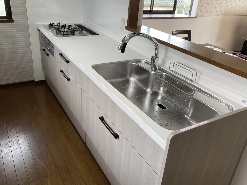 焼津市S様邸その①　旦那様から奥様へ快適なキッチンをプレゼント