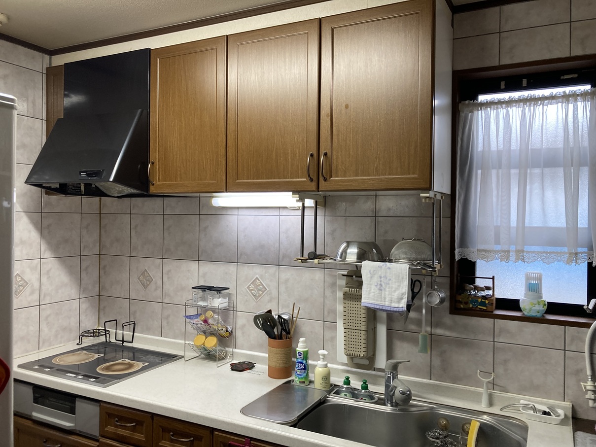 タイルを生かしたおしゃれキッチン