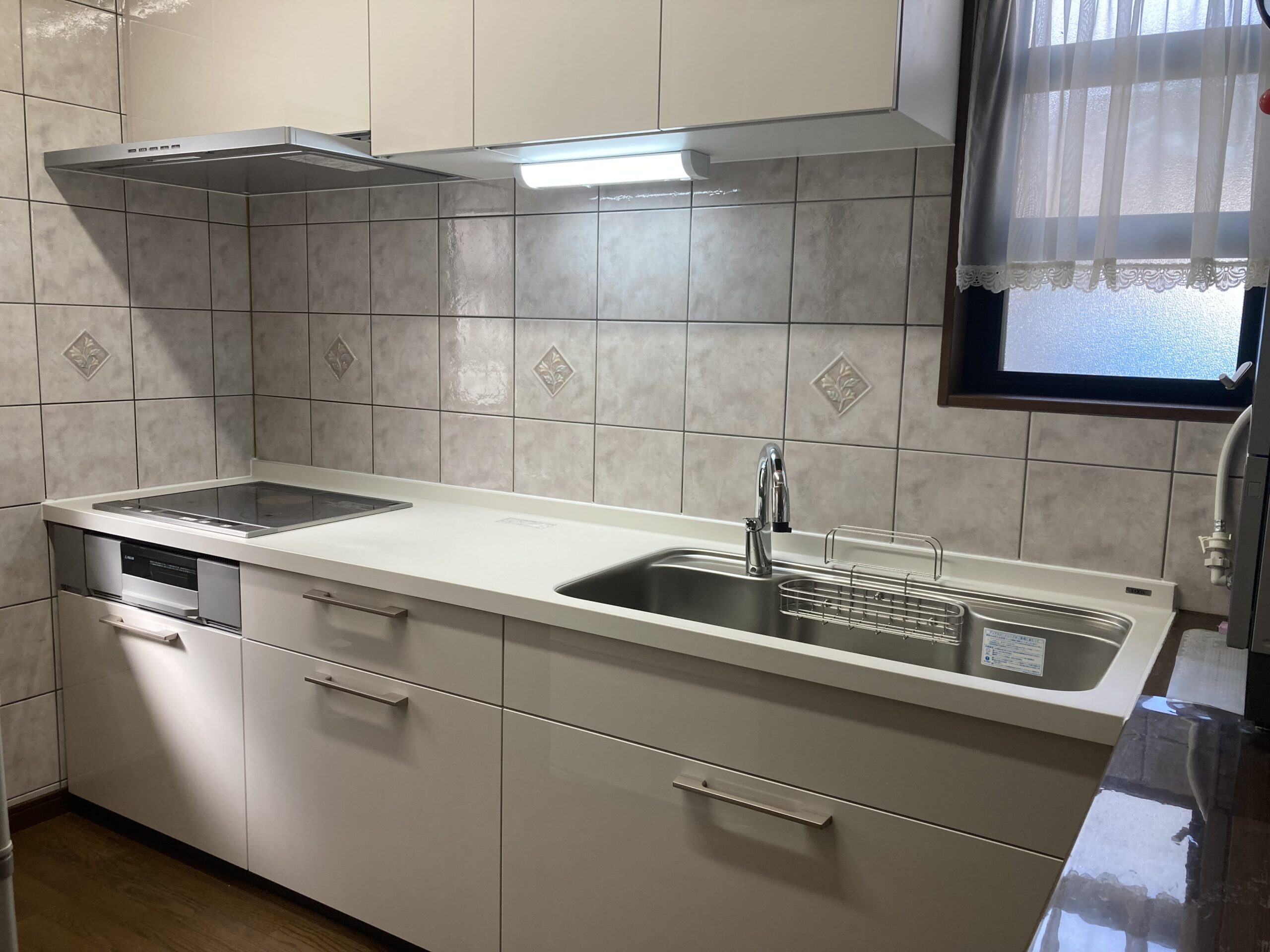 タイルを生かしたおしゃれキッチン