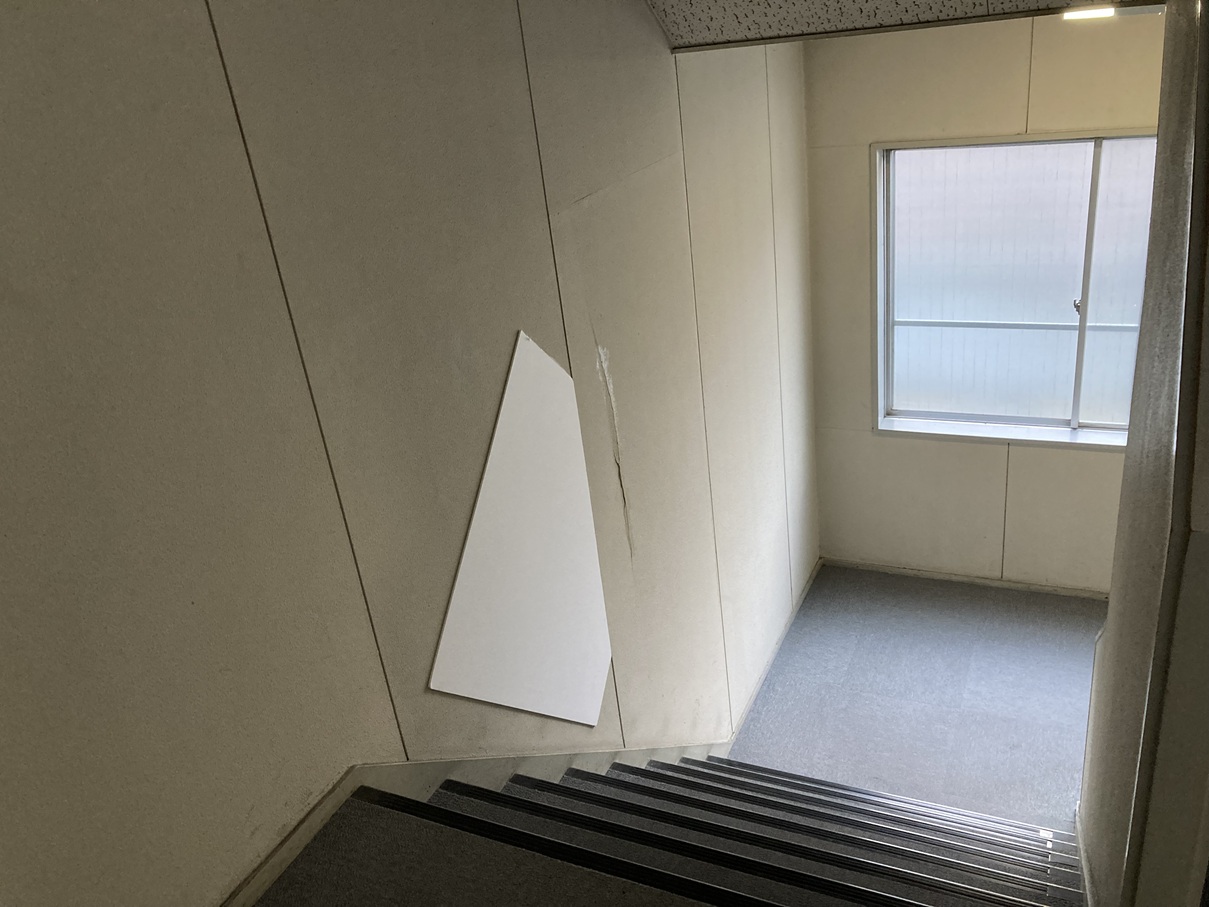 青島文化教材社様　階段室リニューアル工事