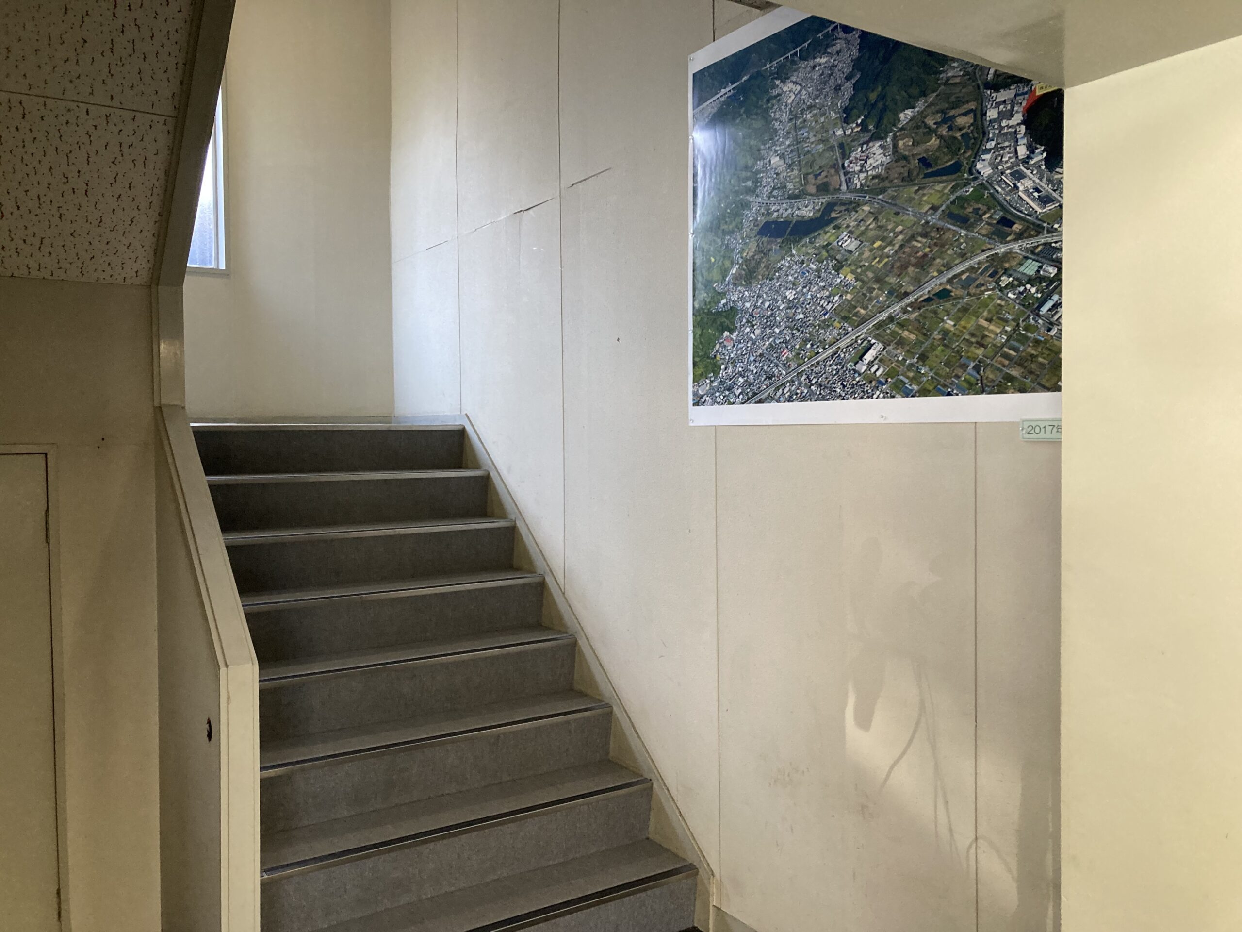 青島文化教材社様　階段室リニューアル工事