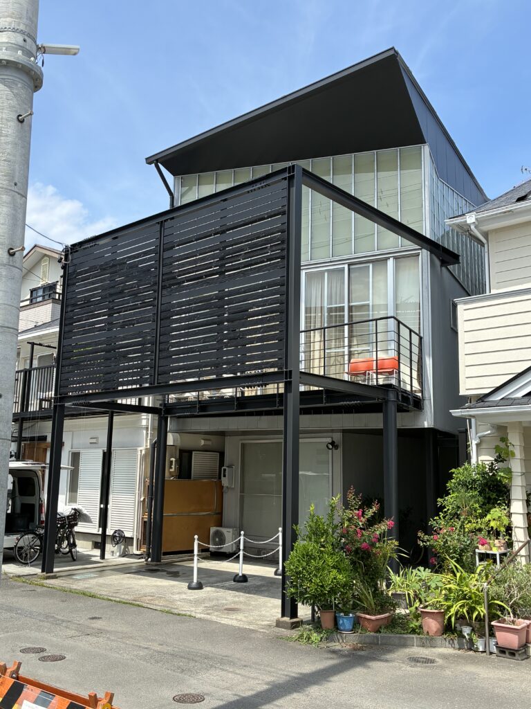 【静岡市】屋根・外壁塗装と外まわりのリフォームで住まいを一新